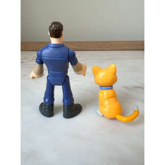 Imaginext Disney Pixar Buzz Lightyear, Sox & Alisha Hawthorne Action Figures - Picture 5 of 6